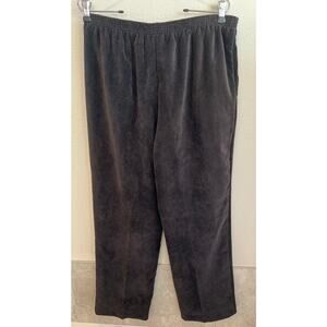 Alfred Dunner women’s pull- on corduroy pants. Black, size 14, pockets